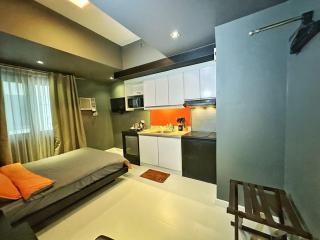 KL Tower Residences near Greenbelt Makati - Manila - 4