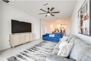 Beautiful 3 bed 2 bath pool & lake view 10 min from beaches - Englewood - 1