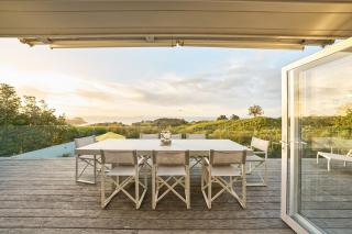 Calypso -Waiheke island Villa on request Winter Deals book 2 stay 3 ,spa pool,fire - - 8