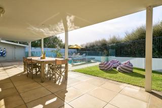 Calypso -Waiheke island Villa on request Winter Deals book 2 stay 3 ,spa pool,fire - - 6