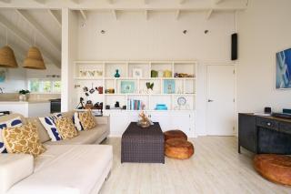 Calypso -Waiheke island Villa on request Winter Deals book 2 stay 3 ,spa pool,fire - - 2