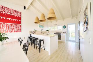 Calypso -Waiheke island Villa on request Winter Deals book 2 stay 3 ,spa pool,fire - - 1