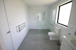 BEVE123 - EVERYONES WELCOME - Whangamata - 3
