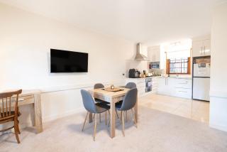 Magnolia on Colville - Historic Riverside Elegance - Hobart - 2