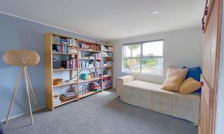 BROO105A - EASY LIVING AT THE ESTUARY - Whangamata - 4