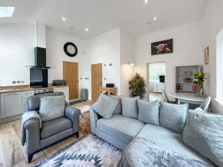 Wyn Shiels Hide Away - Ainstable - 7
