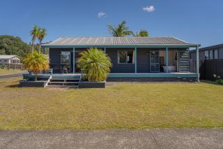 HAMP107A - Hampton Retreat - Whangamata - 9