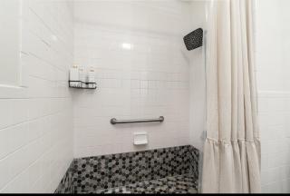 Large Group, Family, Bachelorette Parties, Handicap Accessible, Long Term Stays Welcome - Bay City - 7