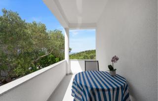 Nice Apartment In Murter With Wifi - 5