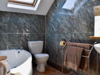 The Coach House At Old Vicarage Cottage - Bettws-yn-Rhôs - 3