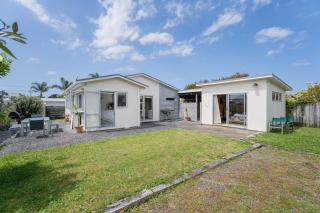 OCEA223B - THE PERFECT SPOT - OCEAN ROAD - Whangamata - 3