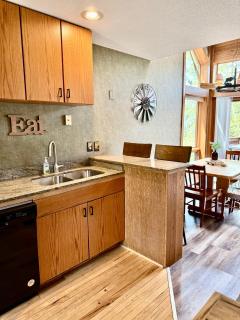 Charming Lutsen Mountain Townhome with Pool Access - Lutsen - 7