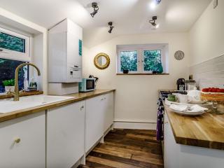 The Yellow Cottage On The Hill - Framlingham - 9