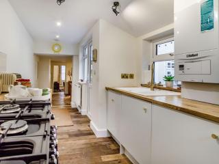 The Yellow Cottage On The Hill - Framlingham - 2