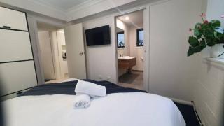 Southern Cross Apartment 1 - 1