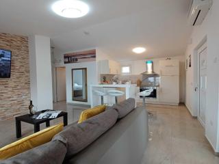 Beachfront Apartment with Balcony and Sea View - Vrsi (Verchè) - 6