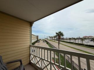 Ocean Views steps to beach - Shoreline Stays 29 - Galveston - 0