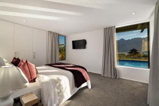 Oraka Lakeside Retreat by Sotheby's Luxury Rental Homes - - 3