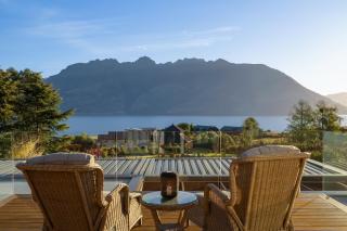 Oraka Lakeside Retreat by Sotheby's Luxury Rental Homes - - 7