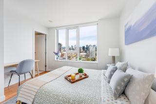 City Lights and Mountain Heights 2BR Luxury Stay - Vancouver - 6