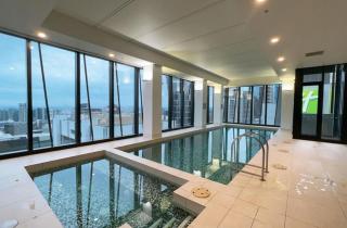 Skyline Serenity 1 Bedroom with Pool Spa Gym - Melbourne - 0