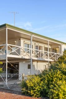 Peppy View Beach House, Ocean Views and Family Fun - Capel - 1