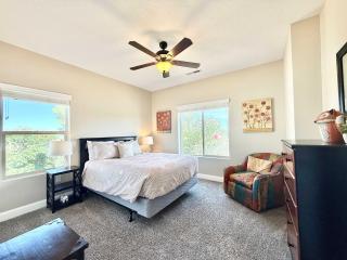 Beautiful Family and Pet-Friendly Home Near National Parks with NEW Hot Tub - Kanab - 1