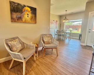 Beautiful Family and Pet-Friendly Home Near National Parks with NEW Hot Tub - 1