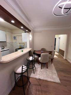 Zamalek Costa large balcony 2BR - Kairo - 8