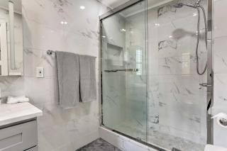 Cozy Lakefront House with a private dock and lake - 3