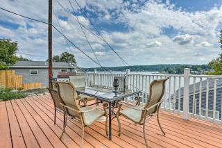 Cozy Lakefront House with a private dock and lake - Hopatcong - 6
