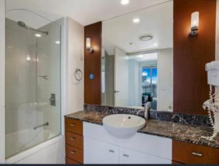 Coastal Charm at Chevron Towers - Gold Coast - 4