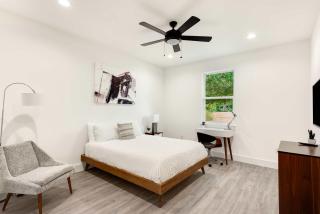 Charming and Light-Filled 3BR 2BA Getaway - 9