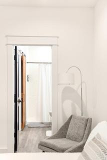 Charming and Light-Filled 3BR 2BA Getaway - Lexington - 3