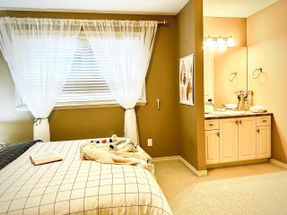 Scorpion Hiuse Langley -Family Connecting Eye Room suite - Langley - 1