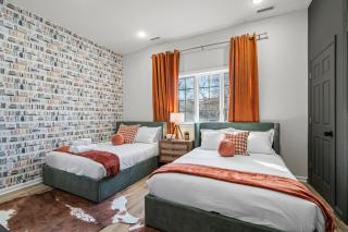 Old City- Parking & Roof Deck- Minutes to Stadiums - 6