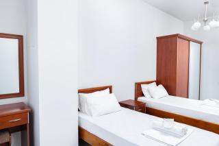 Modern 2-Bedroom Stay in Central Yerevan - Erevan - 4