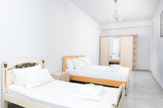 Modern 2-Bedroom Stay in Central Yerevan - Erevan - 7