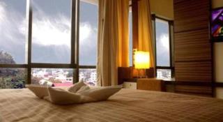 Travello Hotel Manado - Manado - 9