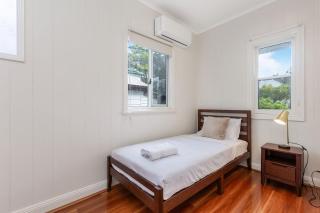 Entire House walk to South Bank mater - 4