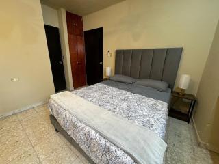 Centrally located and spacious residence for up to 30 people! - Monterrey - 5