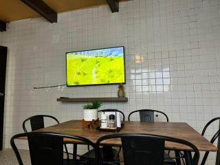 Centrally located and spacious residence for up to 30 people! - Monterrey - 1