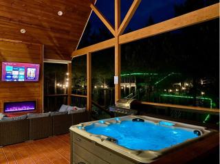 NEW Entertainer Cabin with Spa Games & Playground - Broken Bow - 5