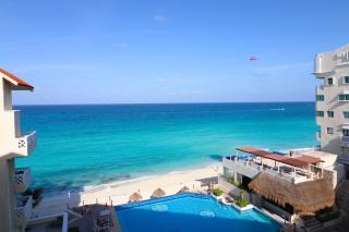 Oceanfront Stay with Pool and Restaurant - Cancún - 9
