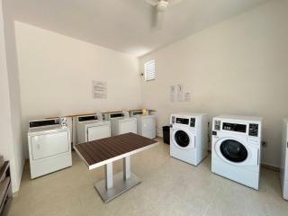 Beachfront condo 10 min from the airport RENOVATED - 8