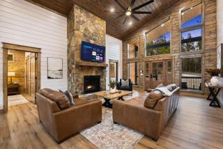 Hidden Cabin Among Pines with Hot Tub & Fire Pit - 7