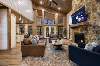Hidden Cabin Among Pines with Hot Tub & Fire Pit - 2