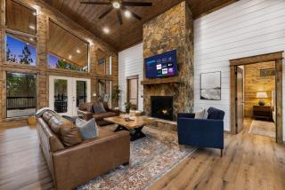 Hidden Cabin Among Pines with Hot Tub & Fire Pit - 5