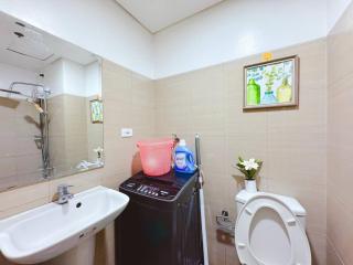 Shore 1 tower c1 17floor near moa facing swimming pool - Manila - 2
