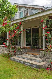 StayVista at Mayflower Aramgarh in middle of Orchards with Lawn, Bonfire, BBQ - 9